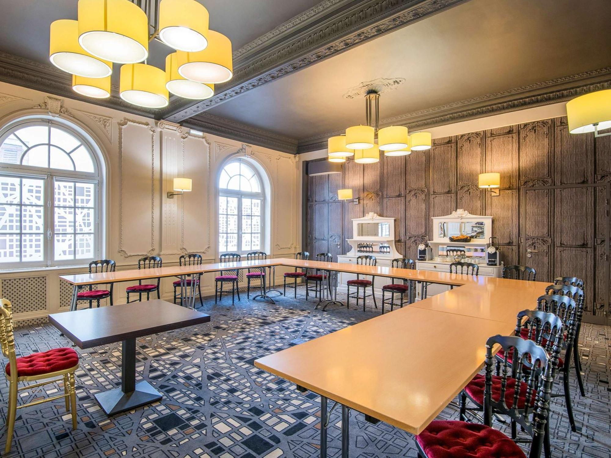 Hotel Mercure Rodez Cathedrale Ngoại thất bức ảnh